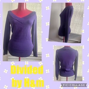 H&M Divided red purple V neck long sleeve sweater size